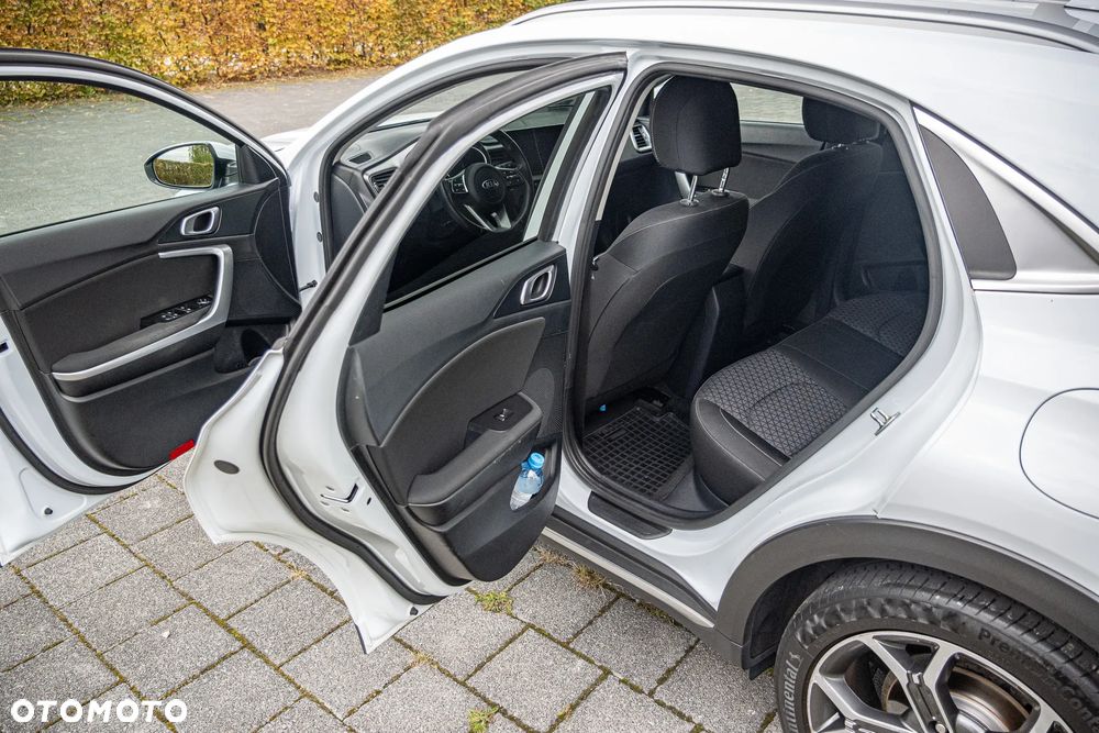 Kia XCeed - 10