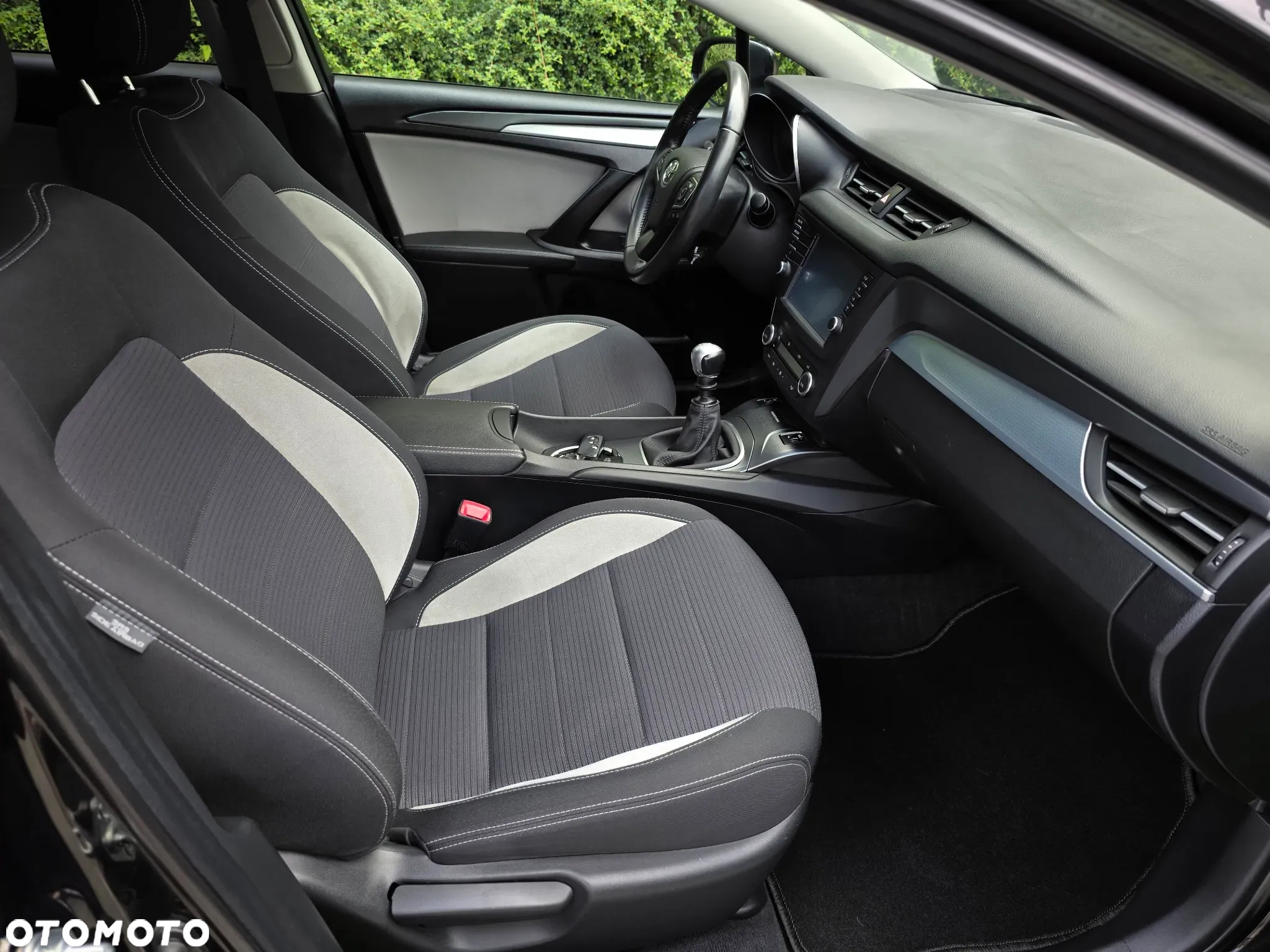 Toyota Avensis Touring Sports 1.8 Team Deutschland - 28