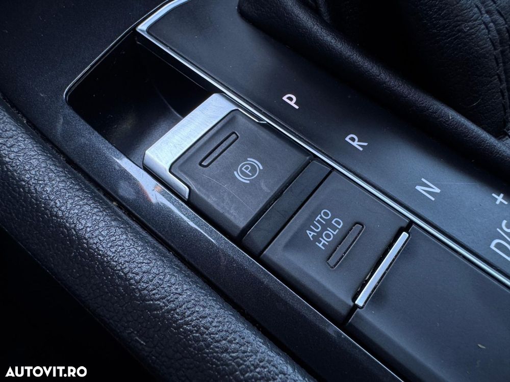 Volkswagen Tiguan - 16