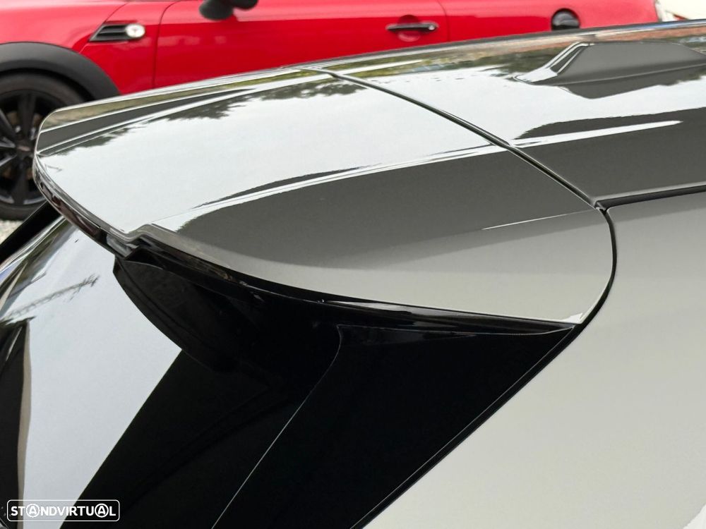 BMW iX1 eDrive20 Pack Desportivo M - 31