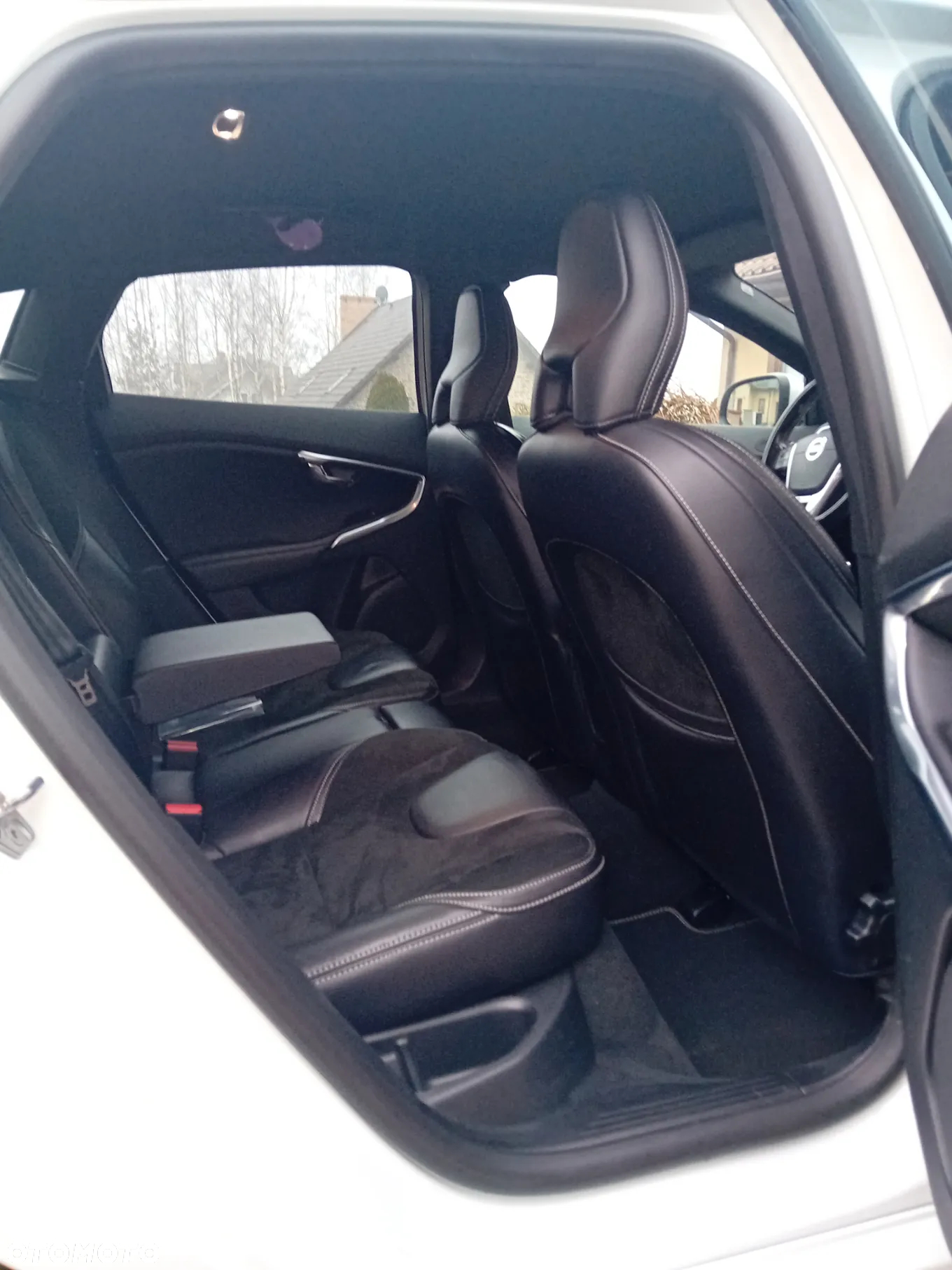 Volvo V40 D2 Drive-E R-Design Kinetic - 4