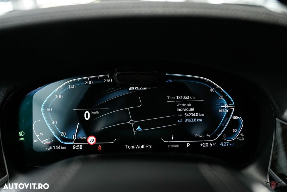 BMW Seria 7 745e - 26