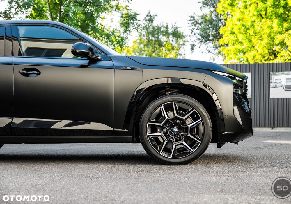 BMW XM - 7