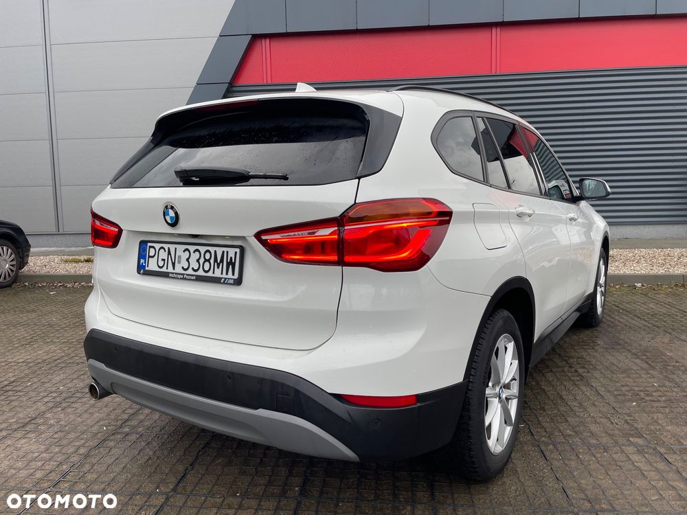 BMW X1 sDrive18i GPF xLine - 4