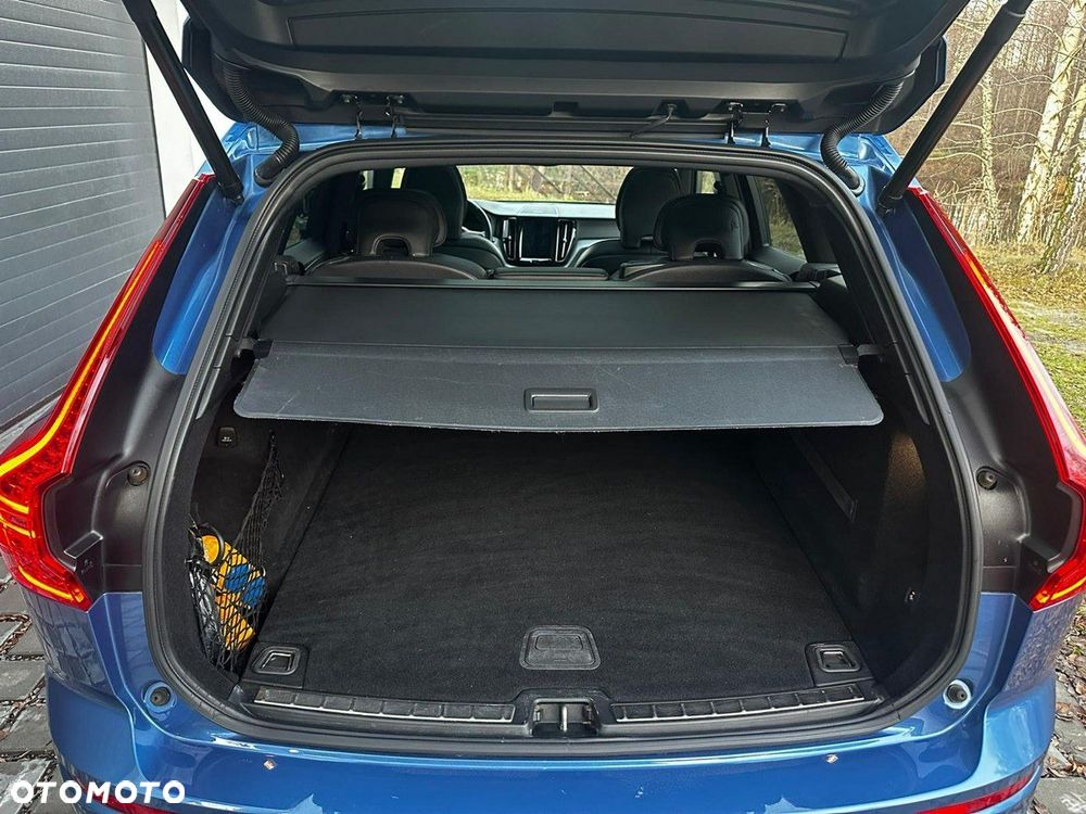 Volvo XC 60 D5 SCR AWD R-Design - 23