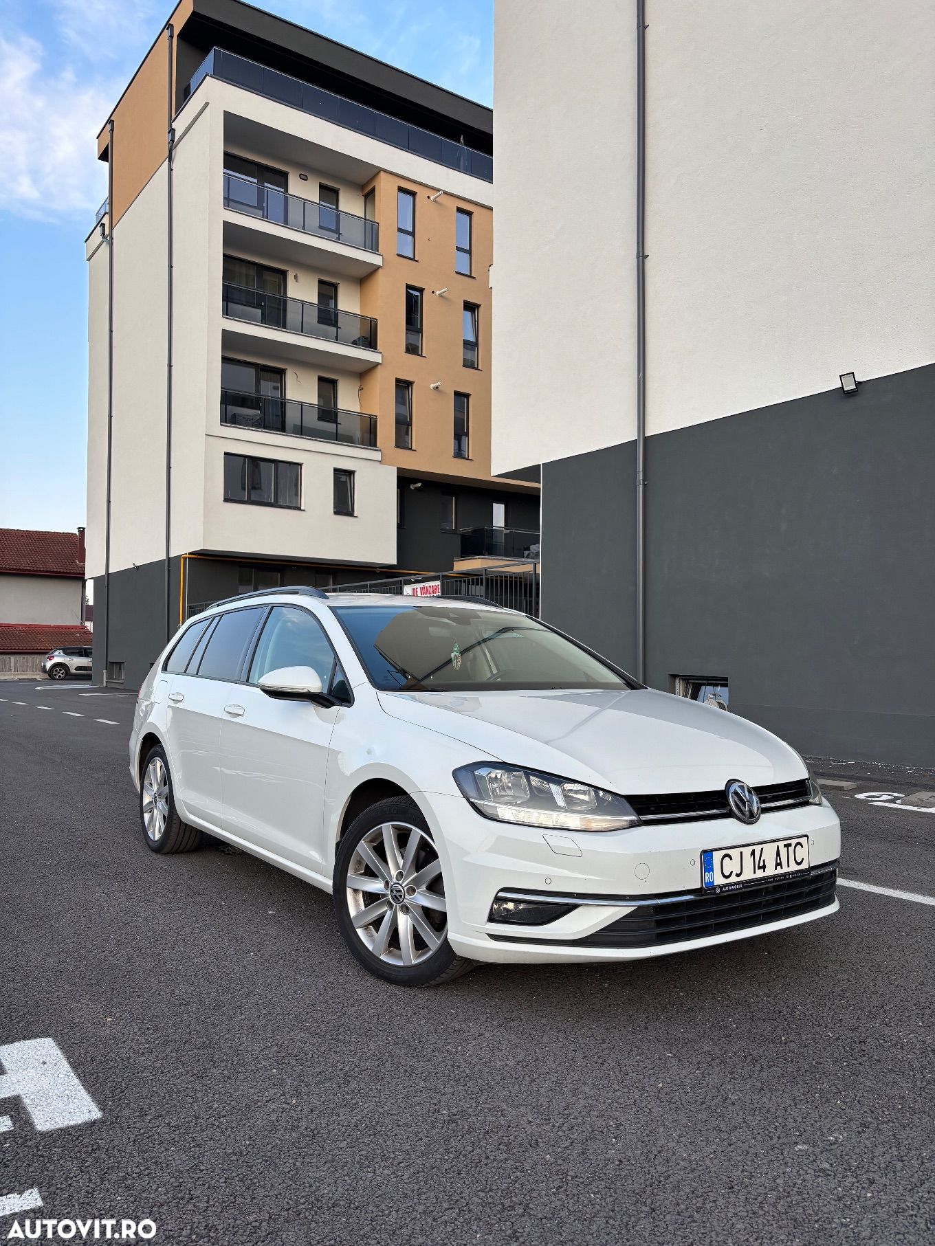 Volkswagen Golf 2.0 TDI DSG Highline - 1