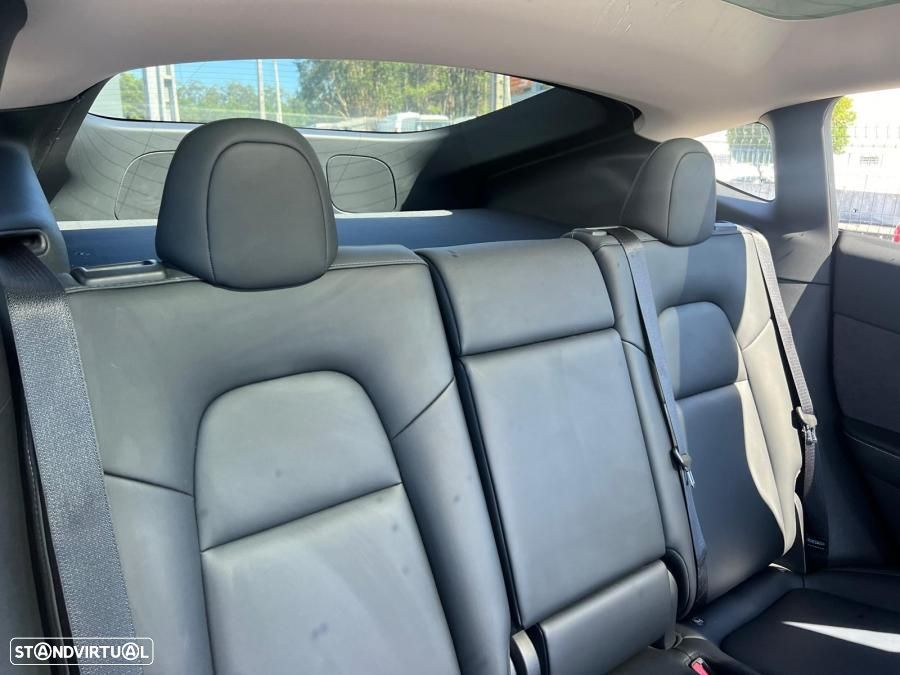 Tesla Model Y - 9