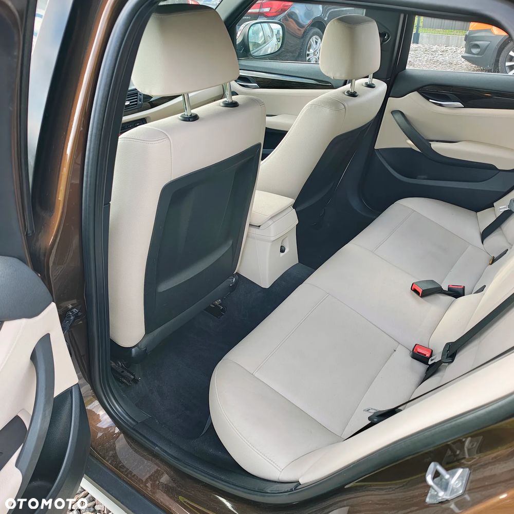 BMW X1 xDrive20d - 12