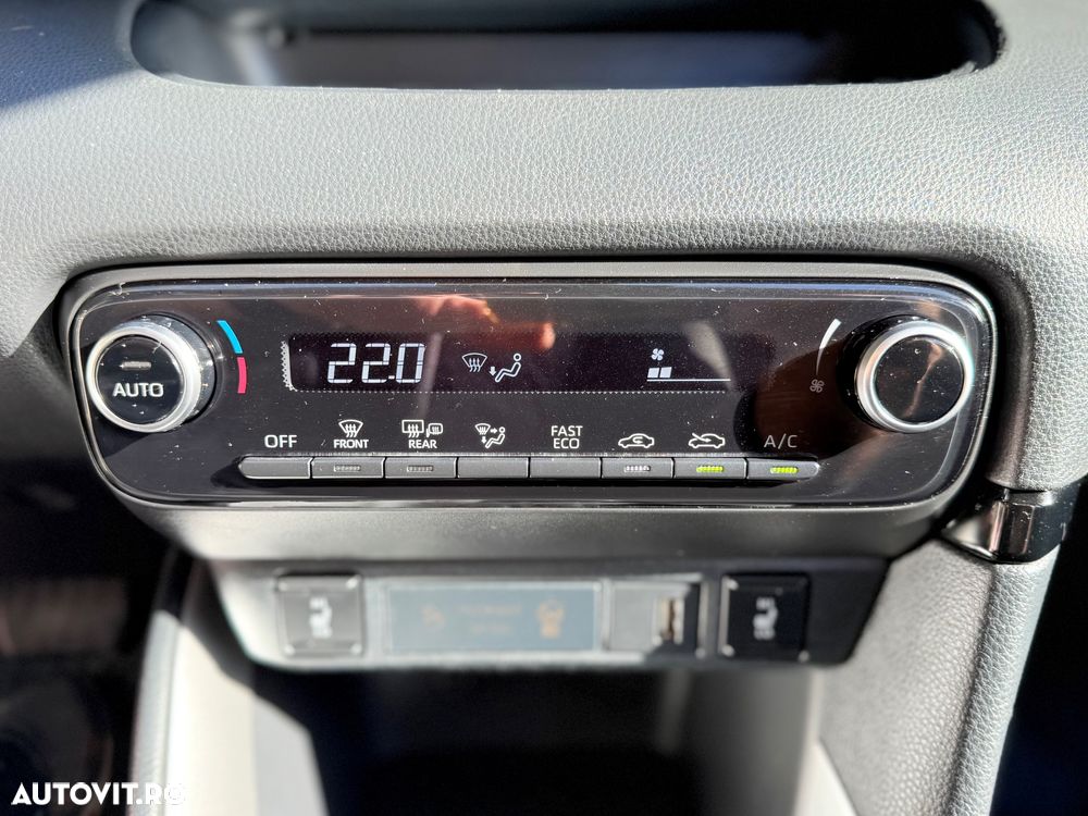 Toyota Yaris 1.5 VVT-i HSD Exclusive Style - 24