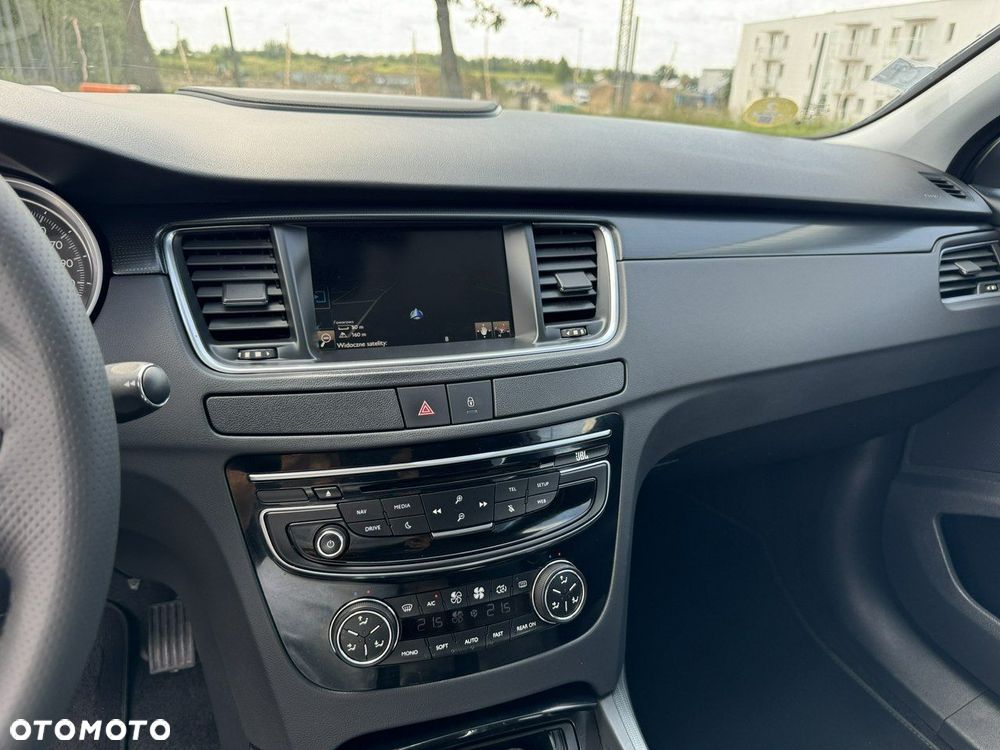 Peugeot 508 RXH Hybrid4 - 27