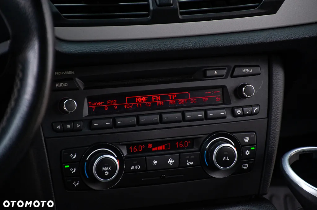 BMW X1 sDrive20d - 33
