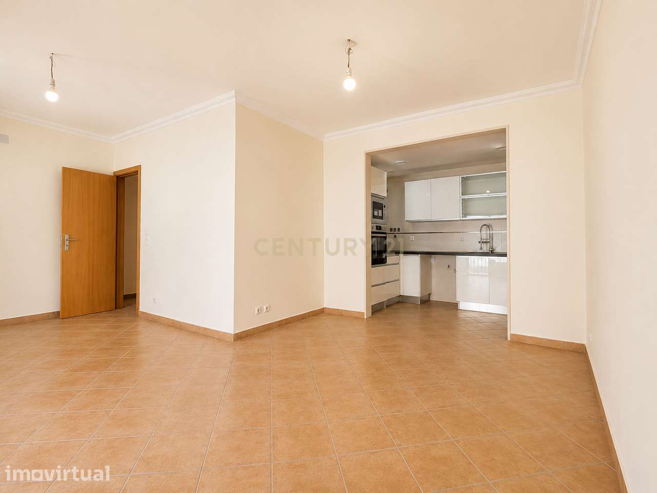 Apartamento T2 Renovado - Grande imagem: 2/20