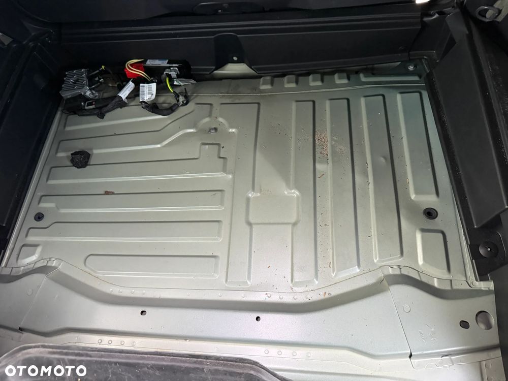 Peugeot 3008 1.6 PureTech HYbrid GT Line S&S EAT8 - 34