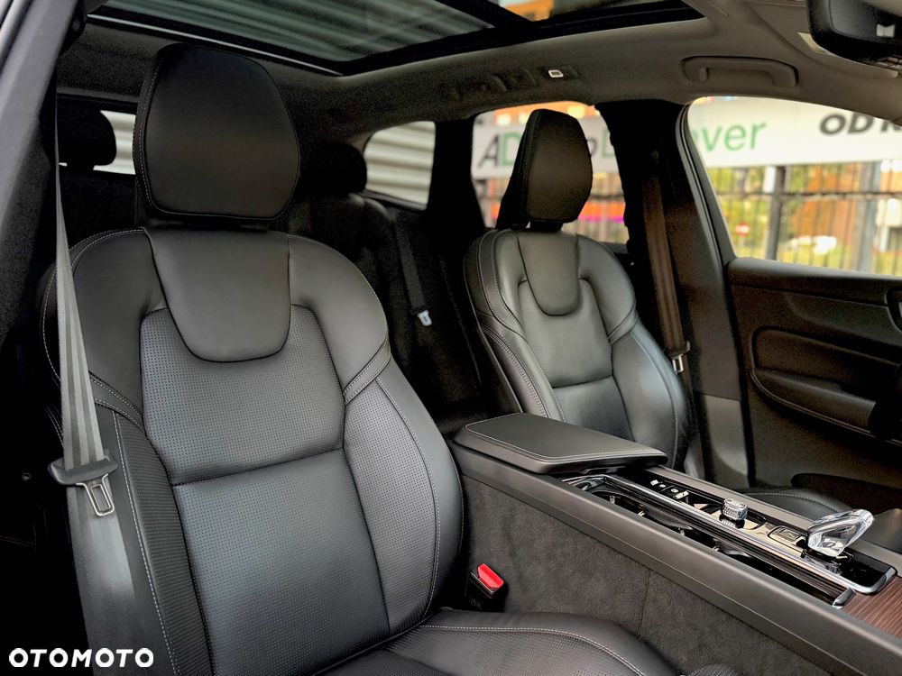 Volvo XC 60 B5 B AWD Ultimate Dark - 27