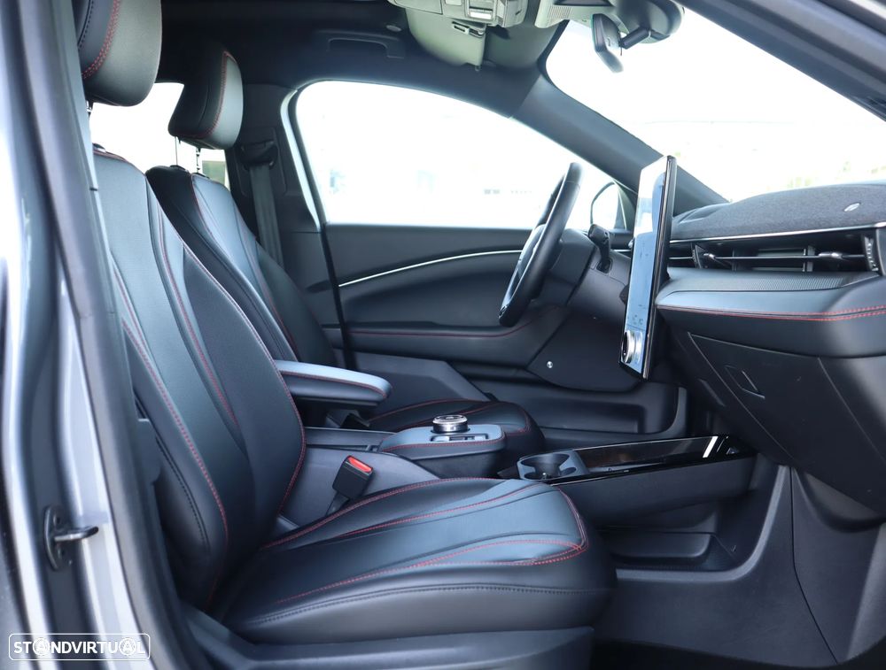 Ford Mustang Mach-E AWD PREMIUM - 20