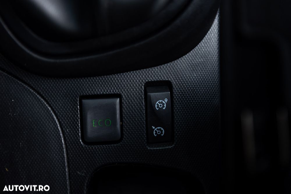Renault Captur - 23