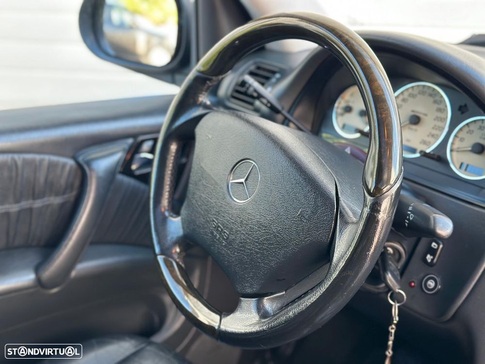 Mercedes-Benz ML 55 AMG Standard - 9