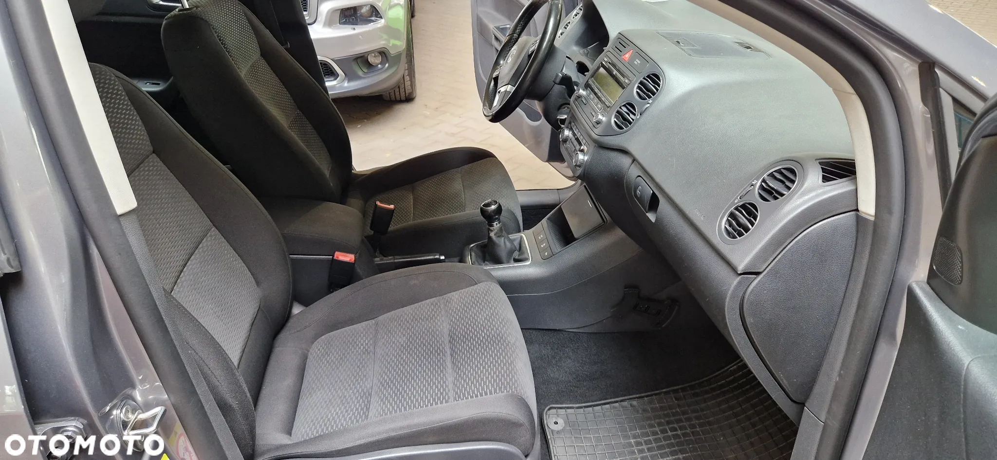 Volkswagen Golf Plus 1.6 TDI Comfortline - 23