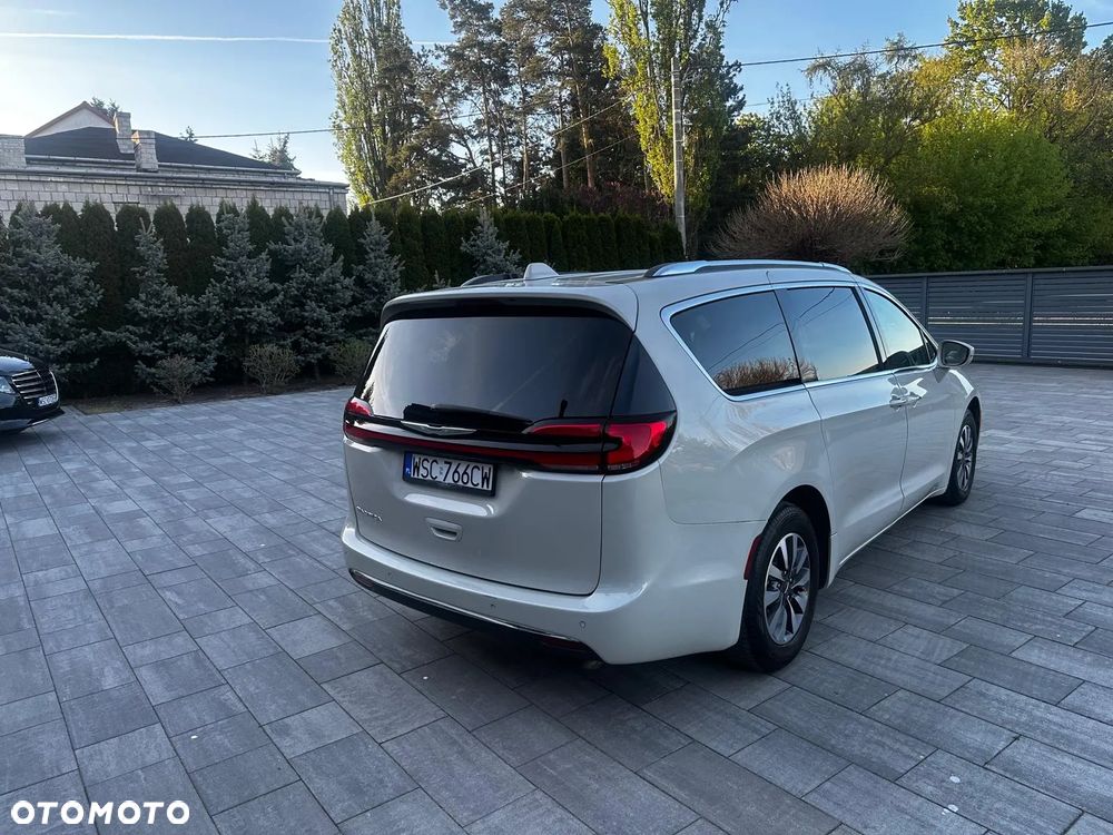 Chrysler Pacifica - 5