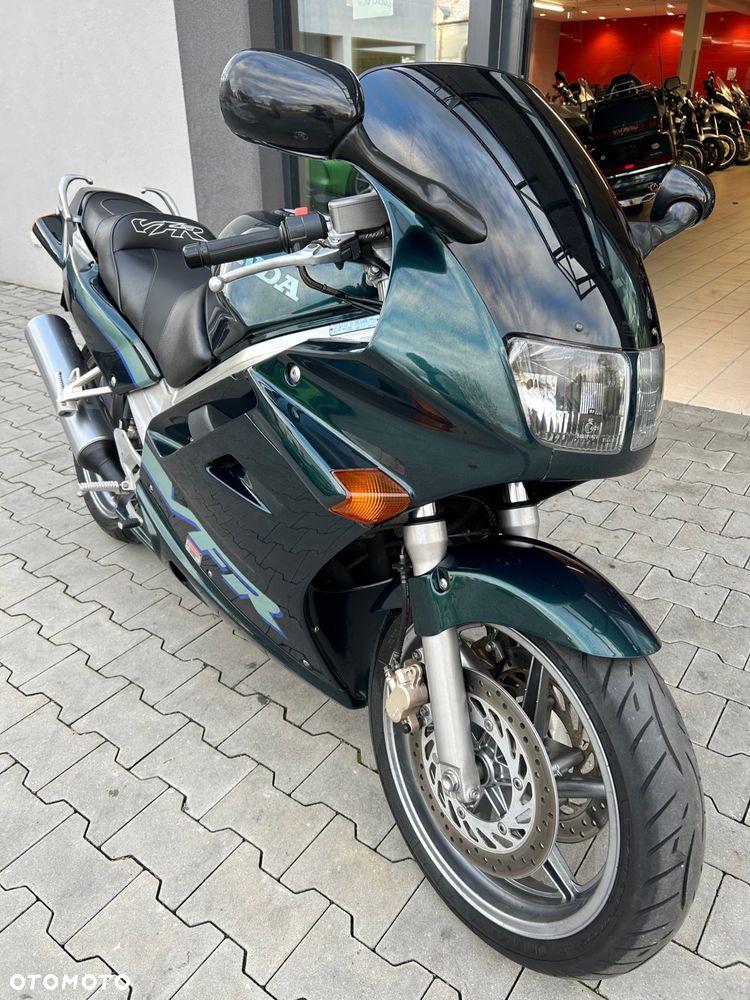 Honda VFR - 7