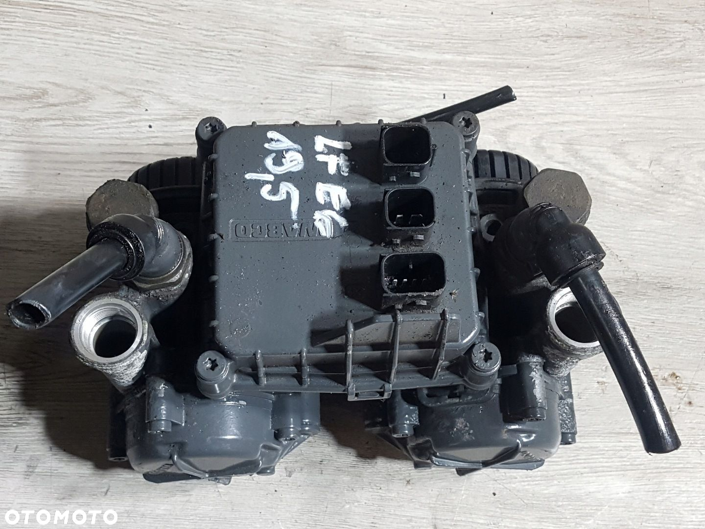 ZAWÓR MODULATOR HAMULCOWY EBS TYŁ DAF LF EURO 6 1867002 , 4801061050 - 2
