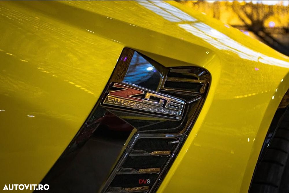 Chevrolet Corvette - 4