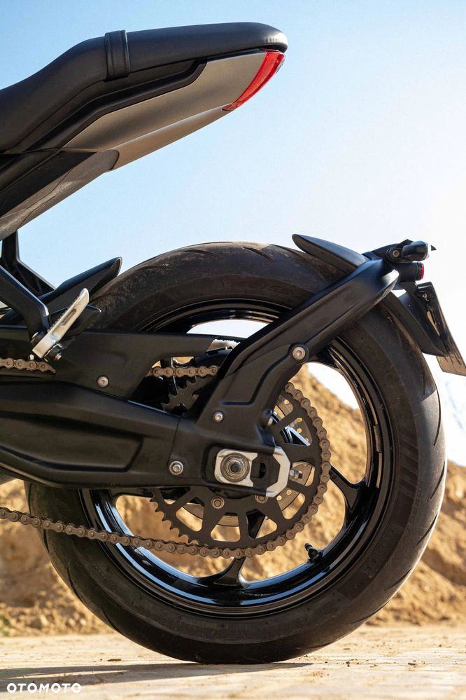 Triumph Trident - 30