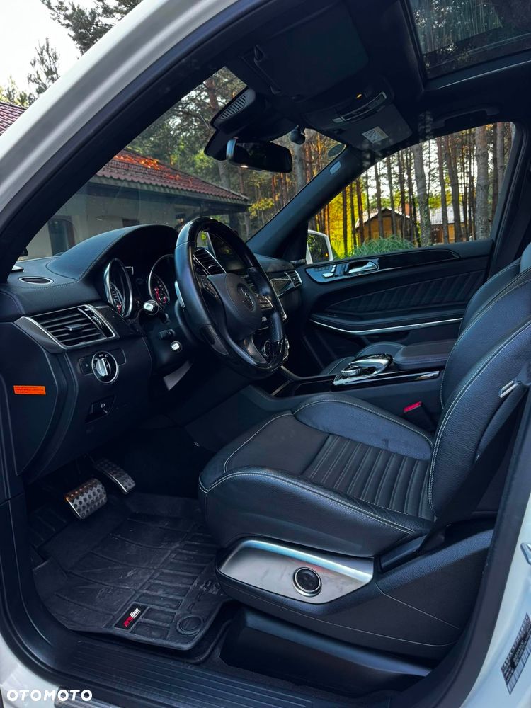 Mercedes-Benz GLS - 15