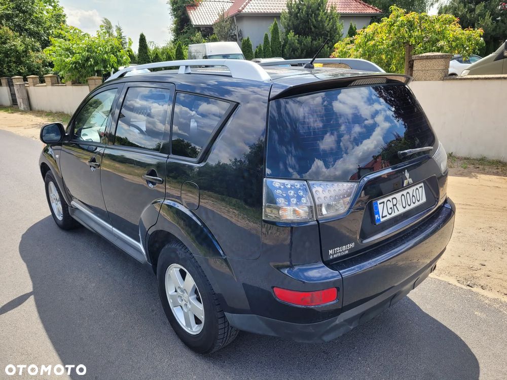 Mitsubishi Outlander 2.0 DI-D 4WD Invite - 4