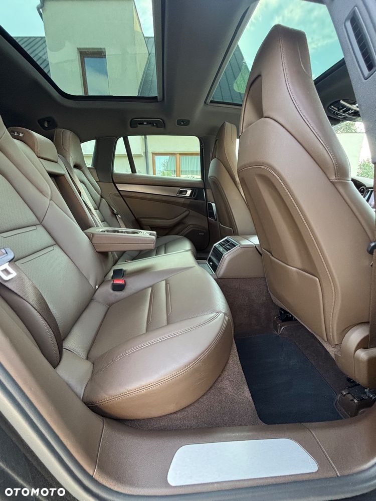 Porsche Panamera 4 Sport Turismo - 28
