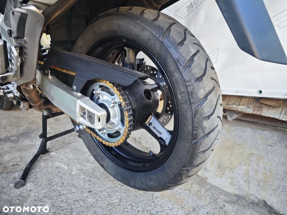 Suzuki V-STROM - 7