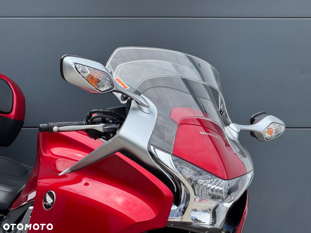 Honda VFR - 2