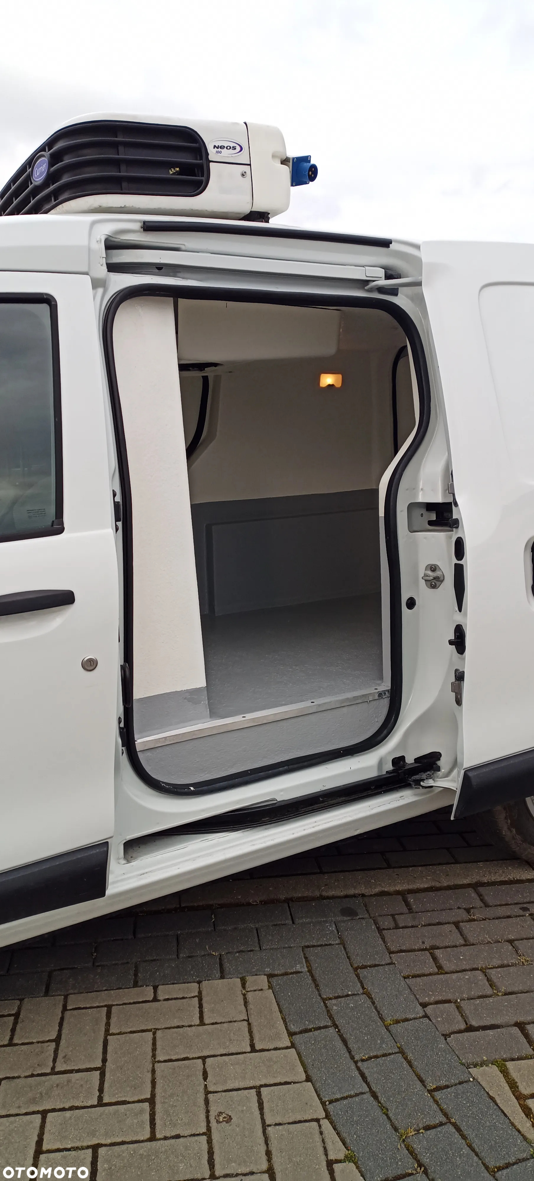 Dacia Dokker L2 Maxi Nowa Izoterma Chłodnia Mroźnia 2 x drzwi boczne Carrier 220V Lpg PL - 6