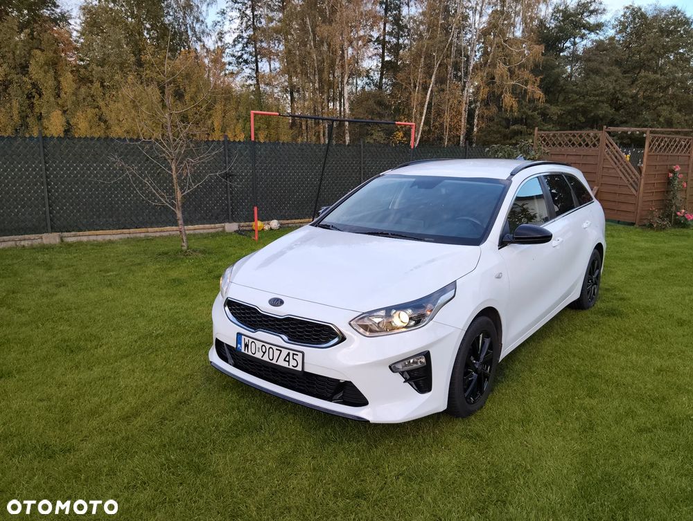 Kia Ceed - 8