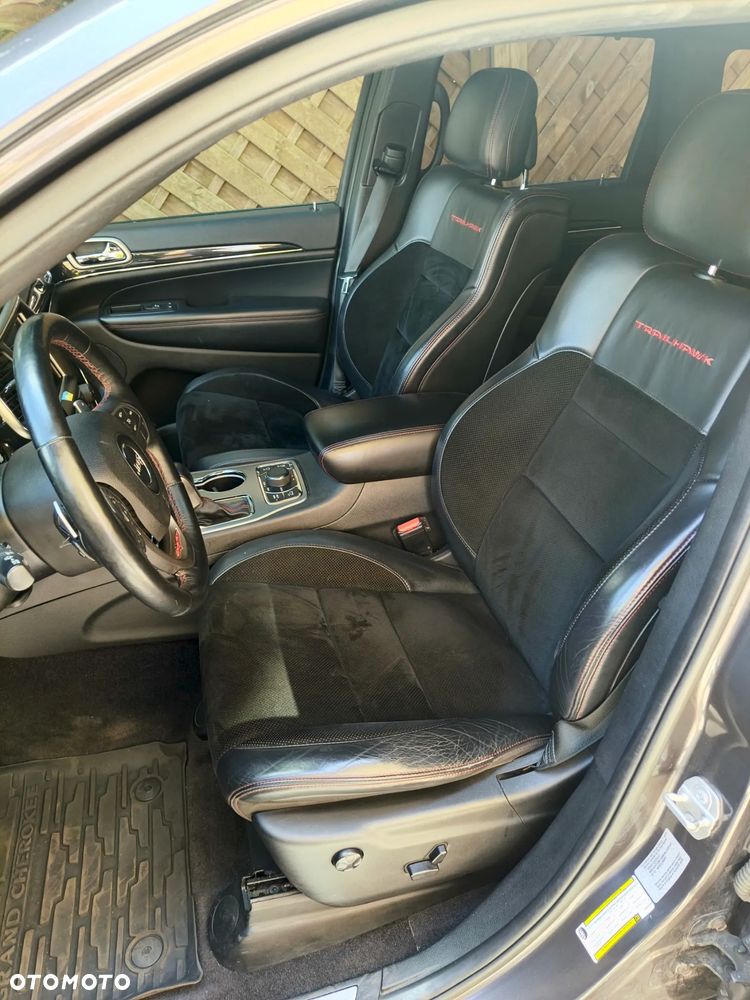 Jeep Grand Cherokee - 16