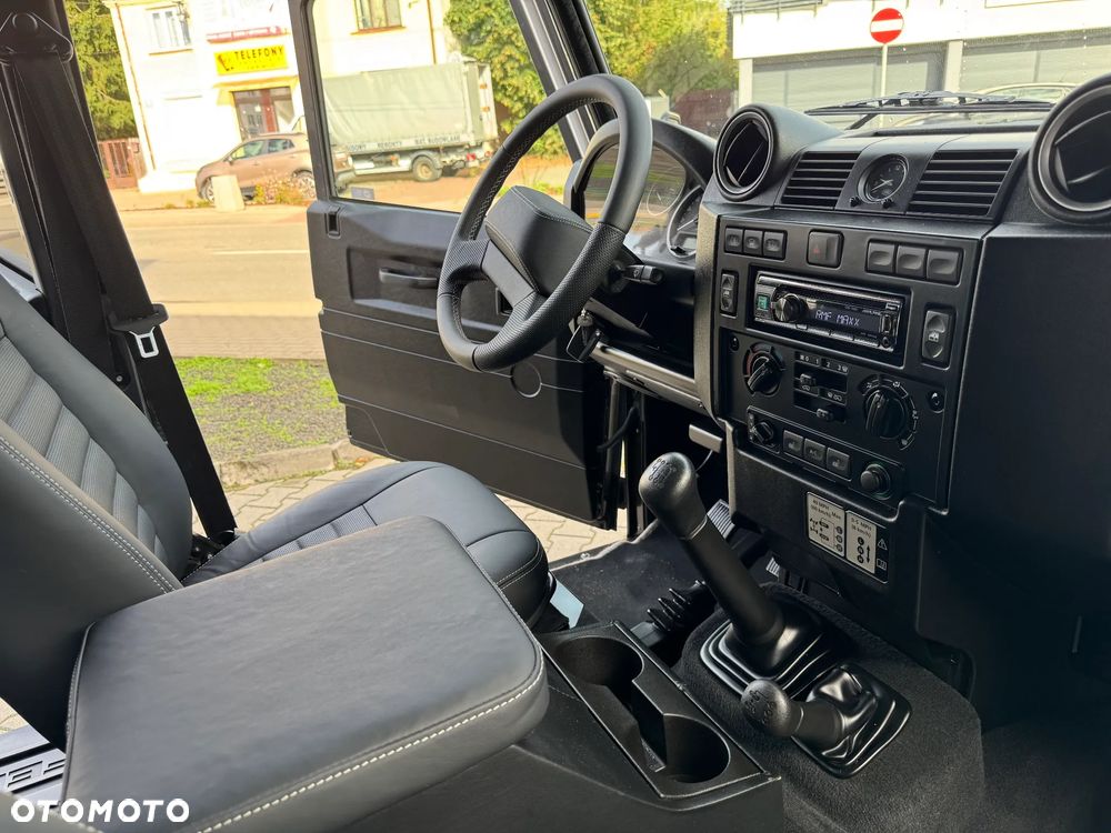 Land Rover Defender 2.2TD4 CrewCab SE - 11