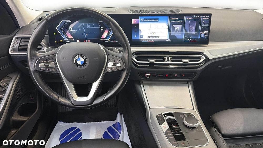 BMW Seria 3 318d mHEV - 14