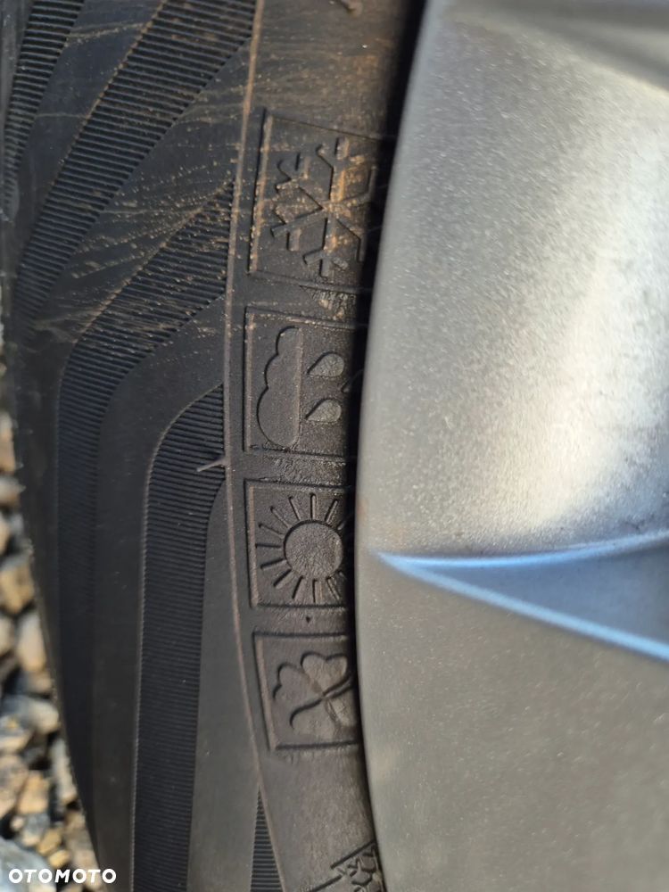 Hyundai i30 1.6 CRDi Comfort World Cup - 25