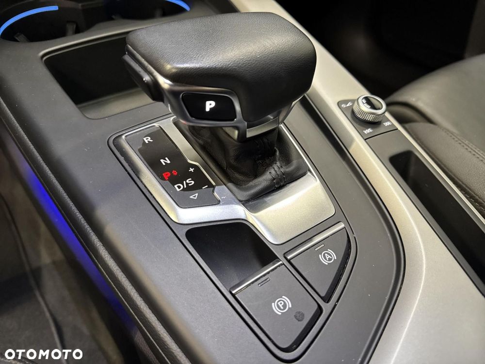 Audi A4 Limousine - 16
