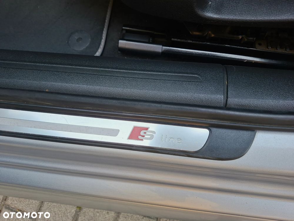 Audi A4 Avant 2.0 TDI DPF multitronic S line Sportpaket - 12