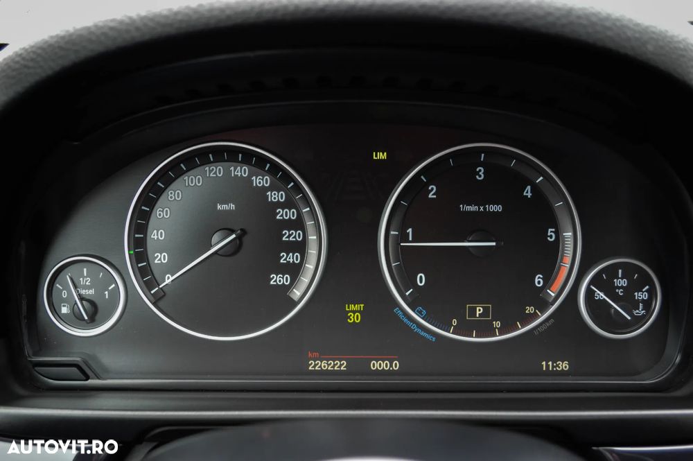 BMW Seria 5 520d Aut. Sport Line - 12