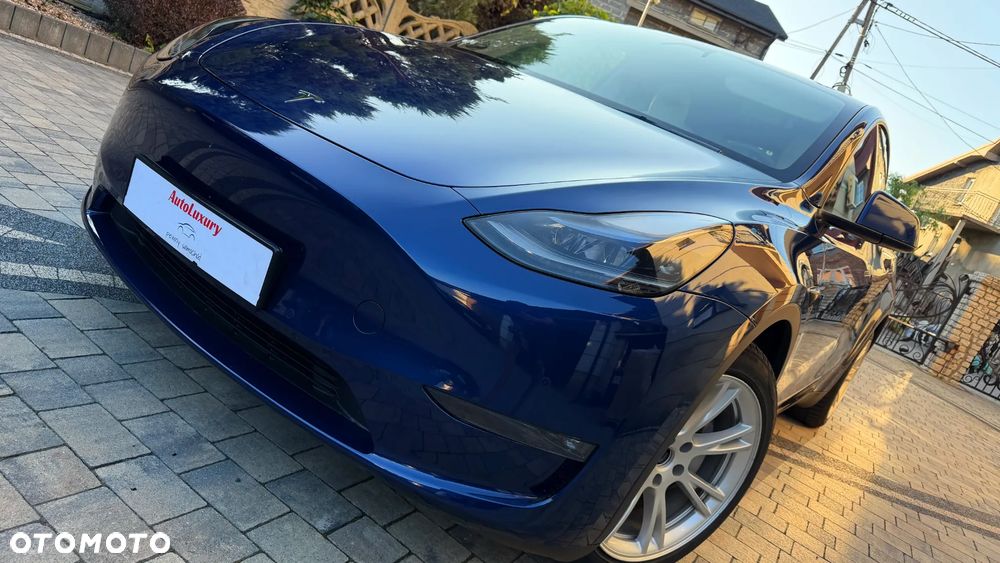Tesla Model Y Long Range AWD - 2