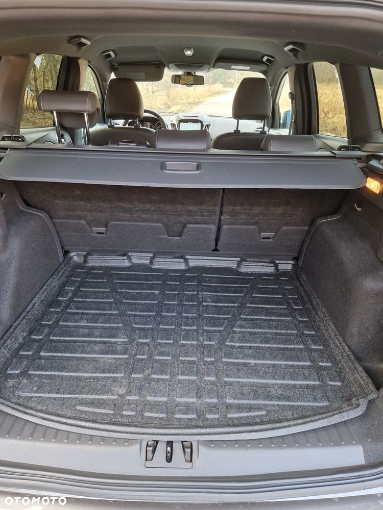 Ford Kuga 2.0 TDCi 4x4 ST-Line - 38