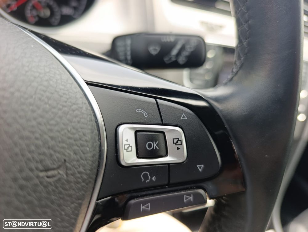 VW Golf 1.6 TDi Confortline - 16