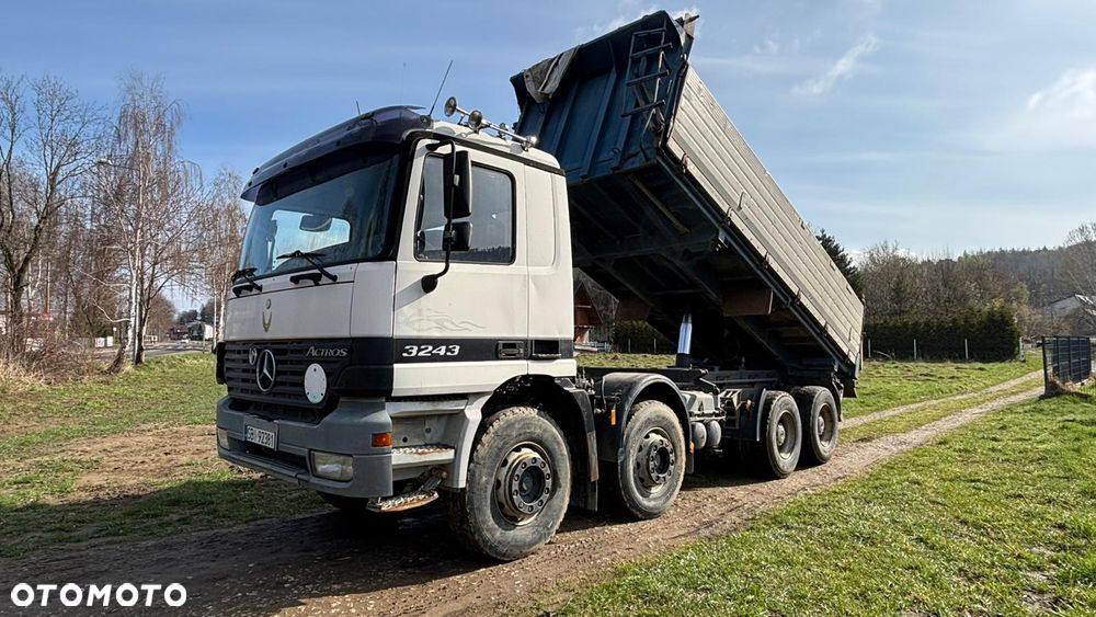 Mercedes-Benz Actros 3243 - 5