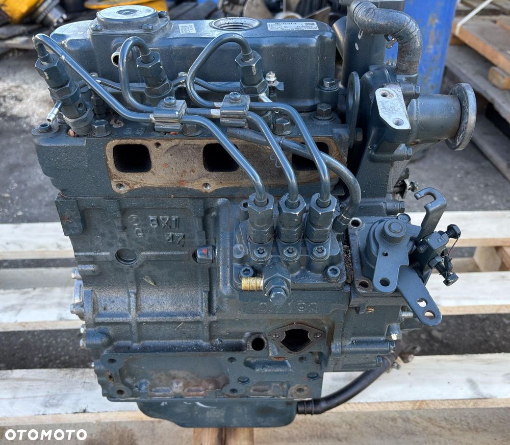 Kubota D722 D722-EF01 Silnik Słupek Pokrywa Blok Głowica Miska Tłok Klawiatura CZĘŚCI - 3