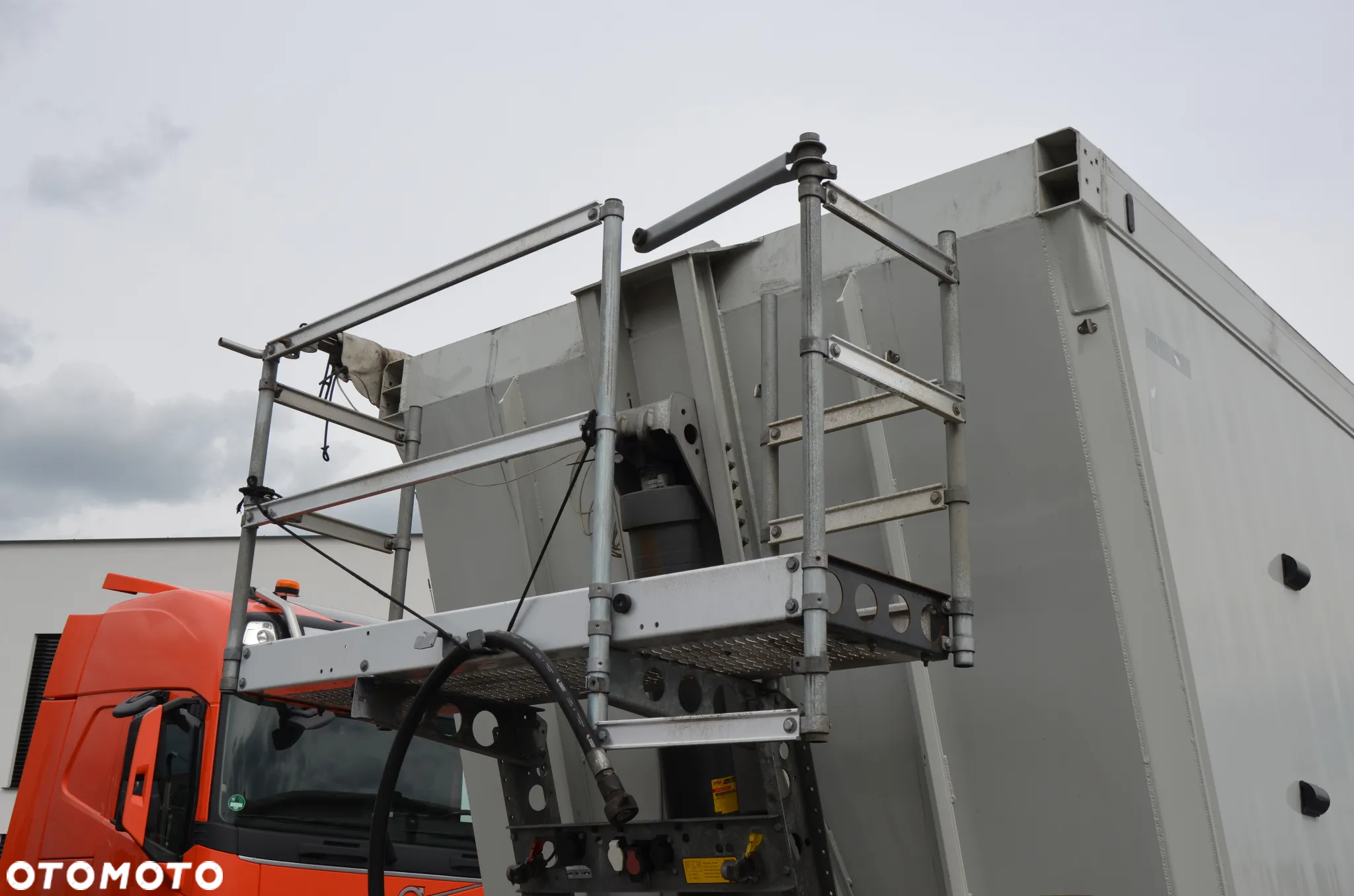 Schmitz Cargobull WYWROTKA ALU / 2022r / OŚ POD. / HYVA / 1302 - 8