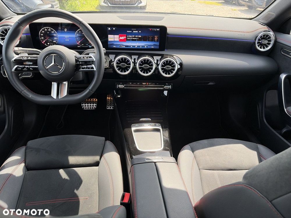 Mercedes-Benz CLA 200 AMG Line 7G-DCT - 12