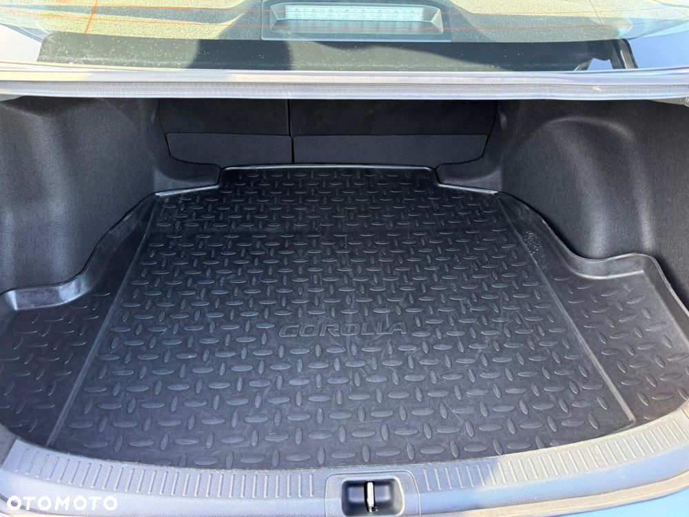 Toyota Corolla - 11