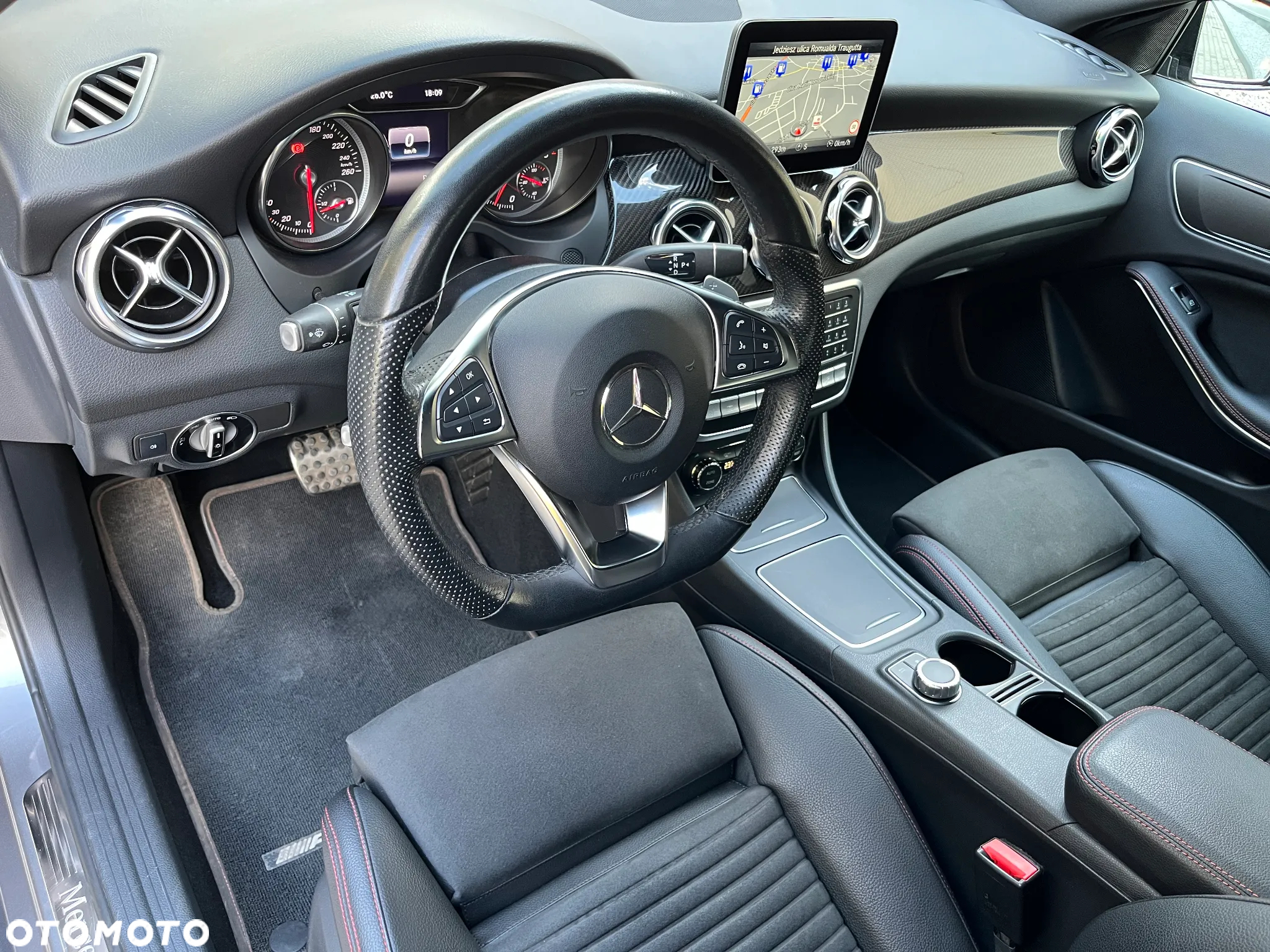 Mercedes-Benz GLA 250 4-Matic AMG Line - 8
